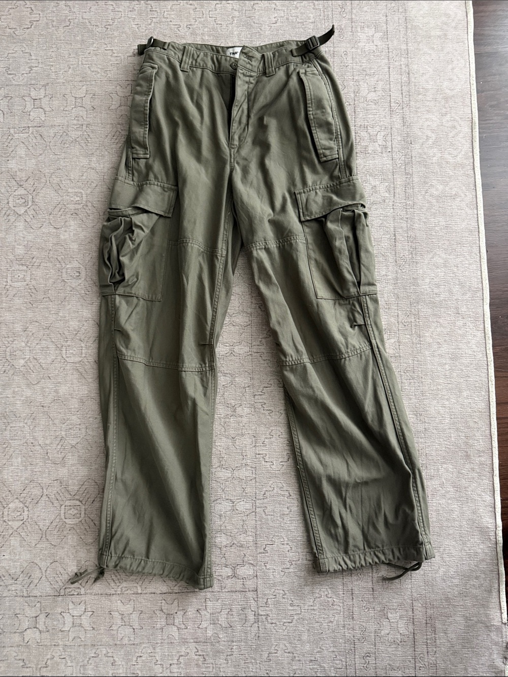 Aritzia Men's Olive Green Cargo Pants with Utility Pockets
